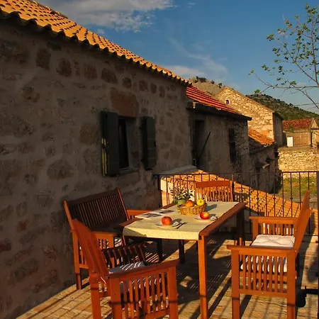 Semesterbostad Stone House Pojata Starigrad Paklenica